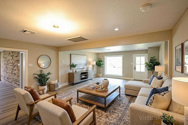 136 Talisman Street, Lake Jackson, TX 77566