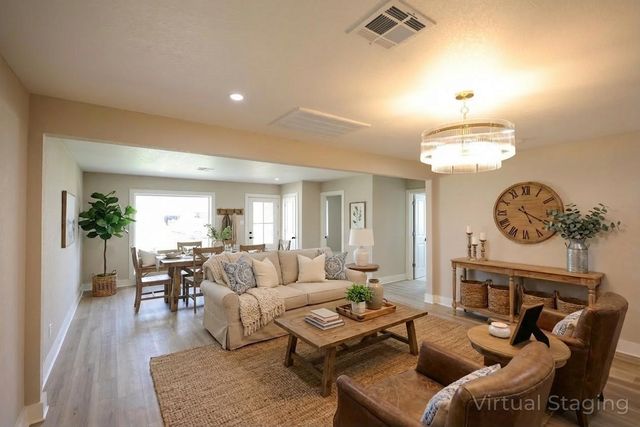 136 Talisman Street, Lake Jackson, TX 77566