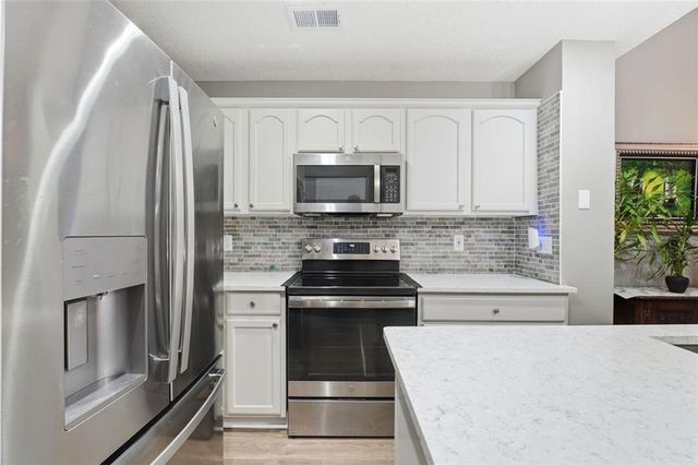 550 FOX CREEK Crossing, Woodstock, GA 30188