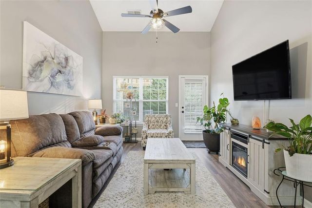 550 FOX CREEK Crossing, Woodstock, GA 30188