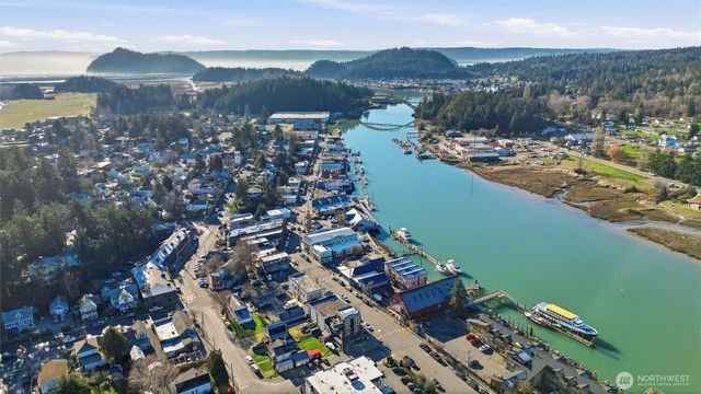 110 N 1st Street, La Conner, WA 98257
