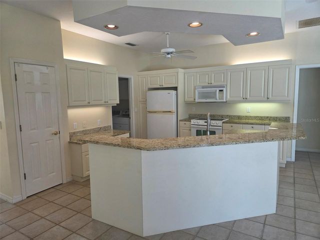 5282 FAR OAK CIRCLE, Sarasota, FL 34238