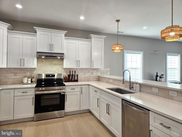 829 THIRD AVE, Croydon, PA 19021