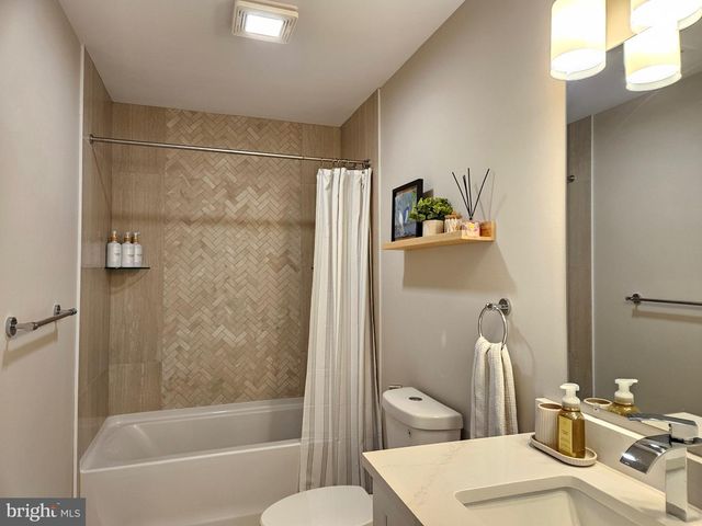 829 THIRD AVE, Croydon, PA 19021