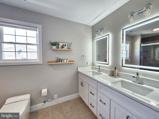 829 THIRD AVE, Croydon, PA 19021