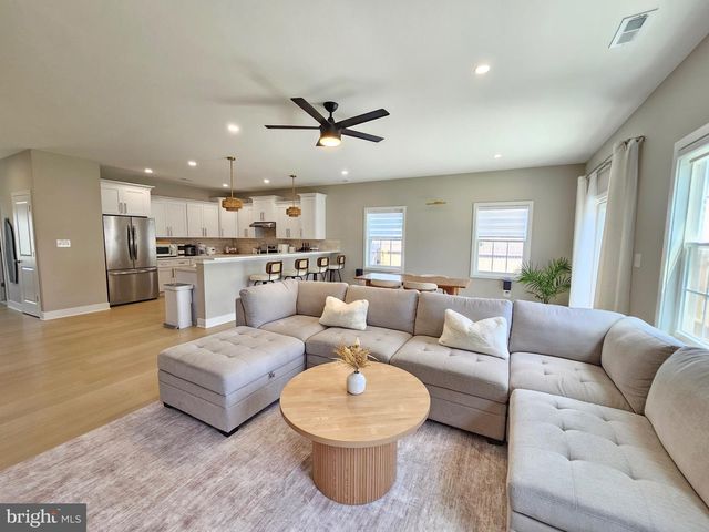 829 THIRD AVE, Croydon, PA 19021