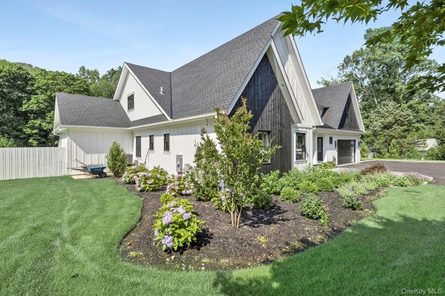 53 Stony Hollow Road, Centerport, NY 11721
