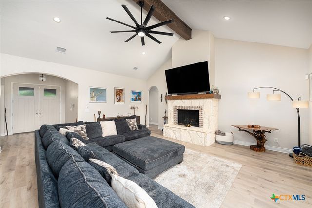 1001 County Road 3152, Kempner, TX 76539