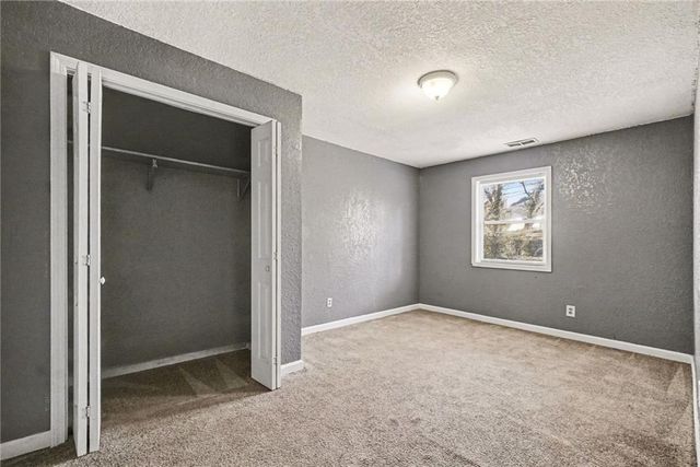 7121 WOODLAND Avenue, Kansas City, MO 64132