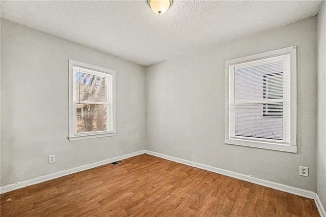 7121 WOODLAND Avenue, Kansas City, MO 64132