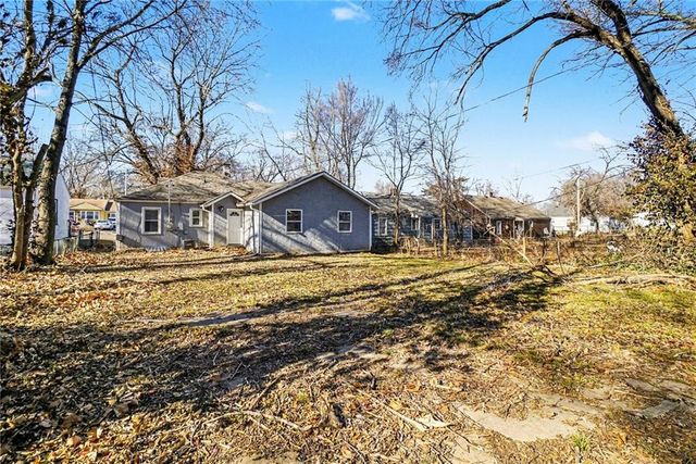 7121 WOODLAND Avenue, Kansas City, MO 64132