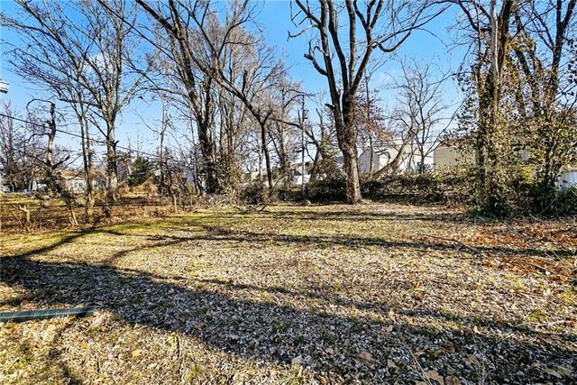 7121 WOODLAND Avenue, Kansas City, MO 64132