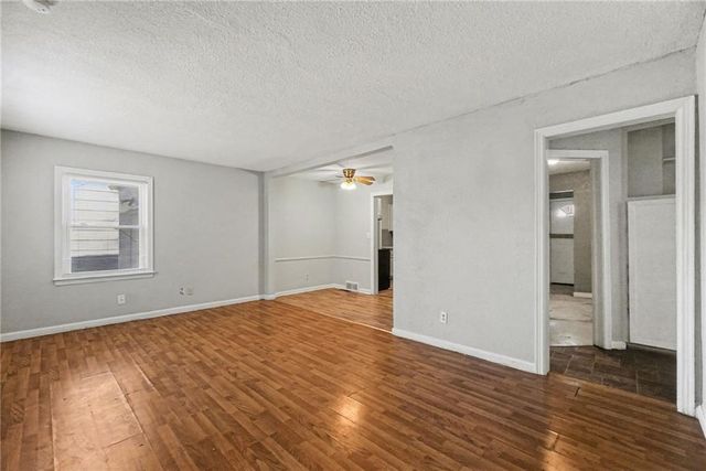 7121 WOODLAND Avenue, Kansas City, MO 64132