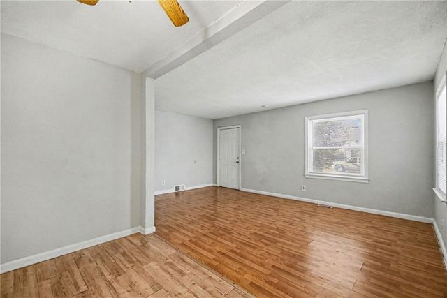 7121 WOODLAND Avenue, Kansas City, MO 64132