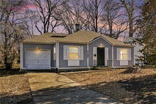 7121 WOODLAND Avenue, Kansas City, MO 64132