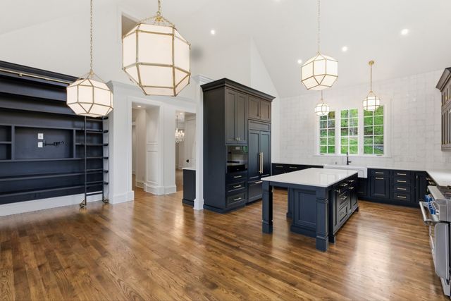 4421 Wayland Dr, Nashville, TN 37215