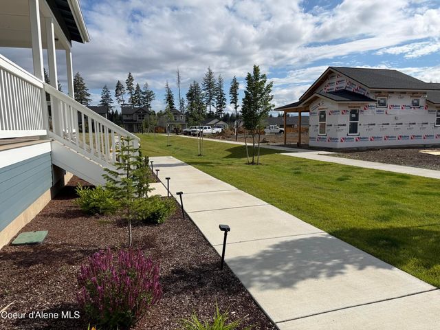 317 E Penstemon RD, Hayden, ID 83835
