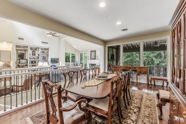 1776 Avenue S, Huntsville, TX 77340