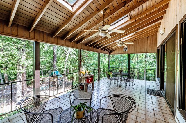 1776 Avenue S, Huntsville, TX 77340