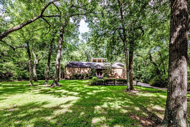 1776 Avenue S, Huntsville, TX 77340