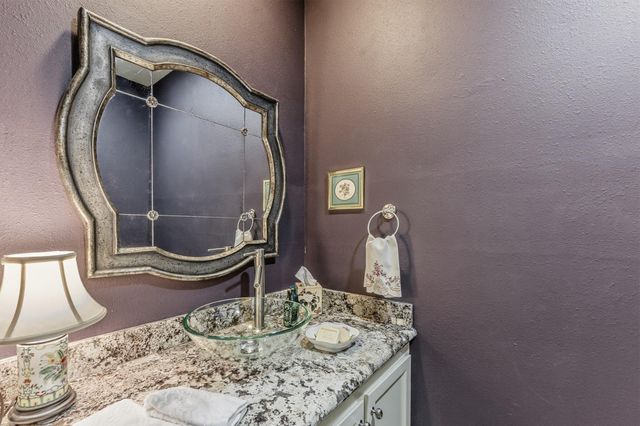 1776 Avenue S, Huntsville, TX 77340