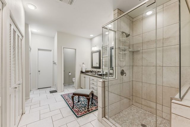 1776 Avenue S, Huntsville, TX 77340