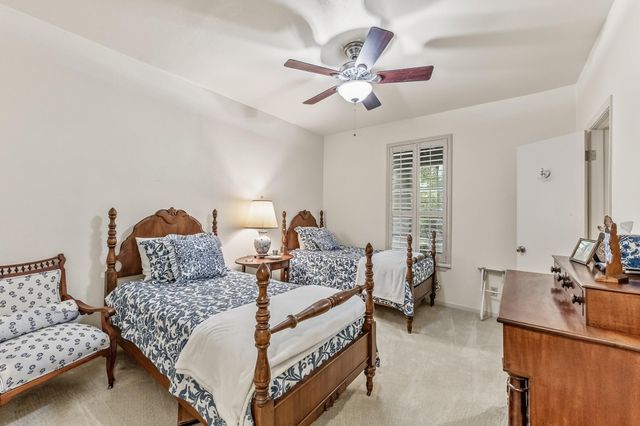 1776 Avenue S, Huntsville, TX 77340