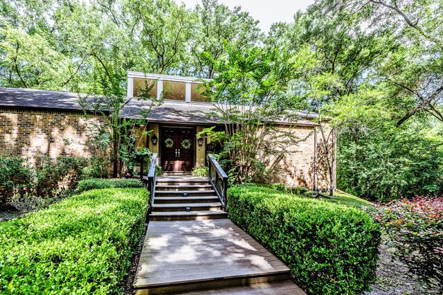 1776 Avenue S, Huntsville, TX 77340