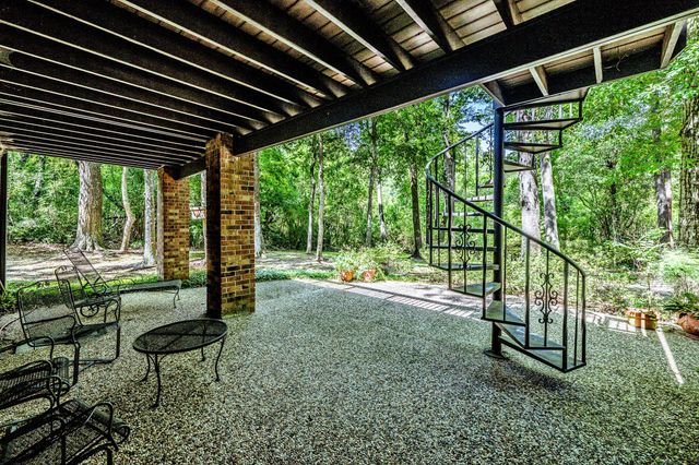 1776 Avenue S, Huntsville, TX 77340