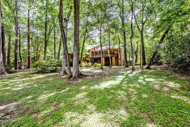 1776 Avenue S, Huntsville, TX 77340
