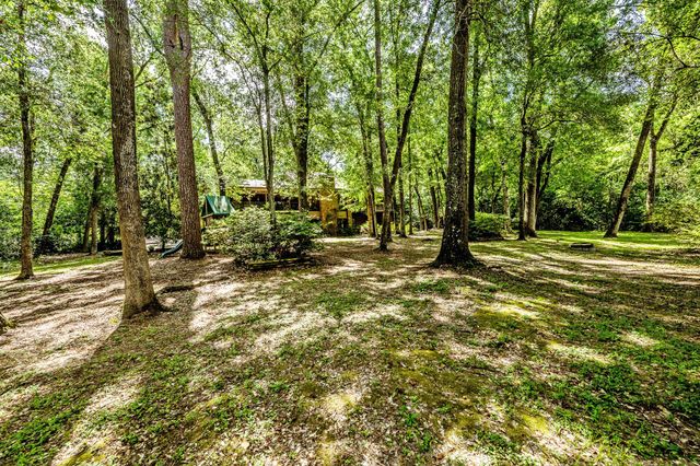 1776 Avenue S, Huntsville, TX 77340
