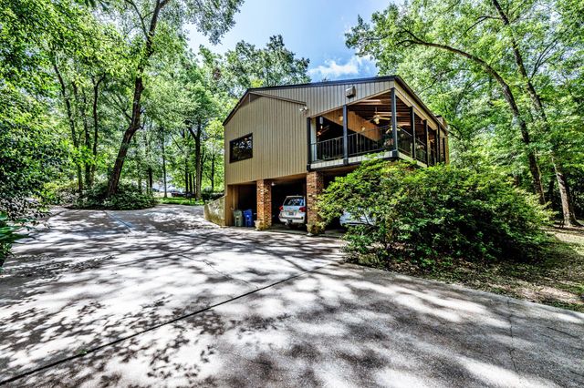1776 Avenue S, Huntsville, TX 77340