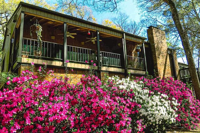 1776 Avenue S, Huntsville, TX 77340