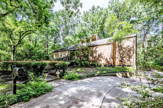 1776 Avenue S, Huntsville, TX 77340