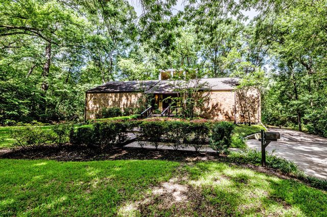 1776 Avenue S, Huntsville, TX 77340
