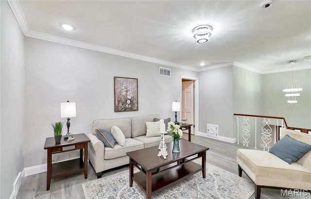 4535 Marlboro Court, Pasadena Hills, MO 63121