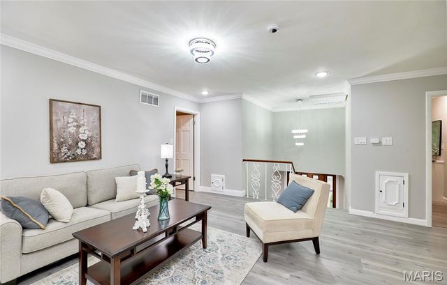 4535 Marlboro Court, Pasadena Hills, MO 63121