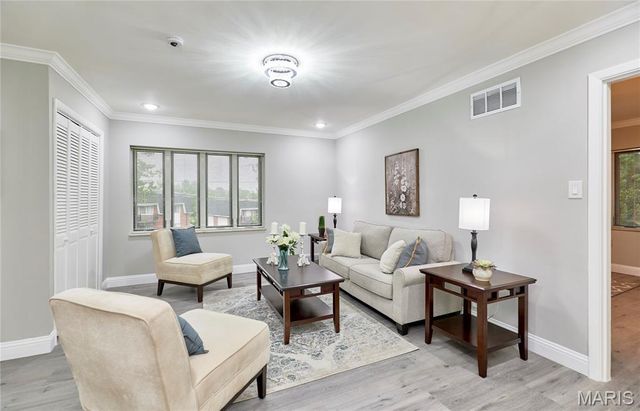 4535 Marlboro Court, Pasadena Hills, MO 63121