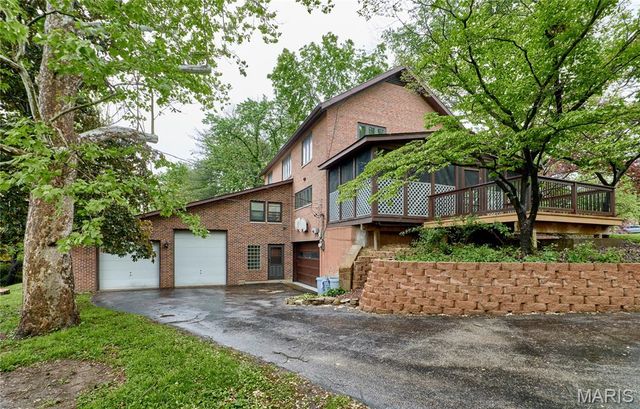 4535 Marlboro Court, Pasadena Hills, MO 63121