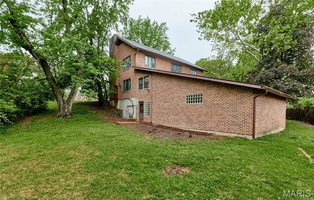 4535 Marlboro Court, Pasadena Hills, MO 63121
