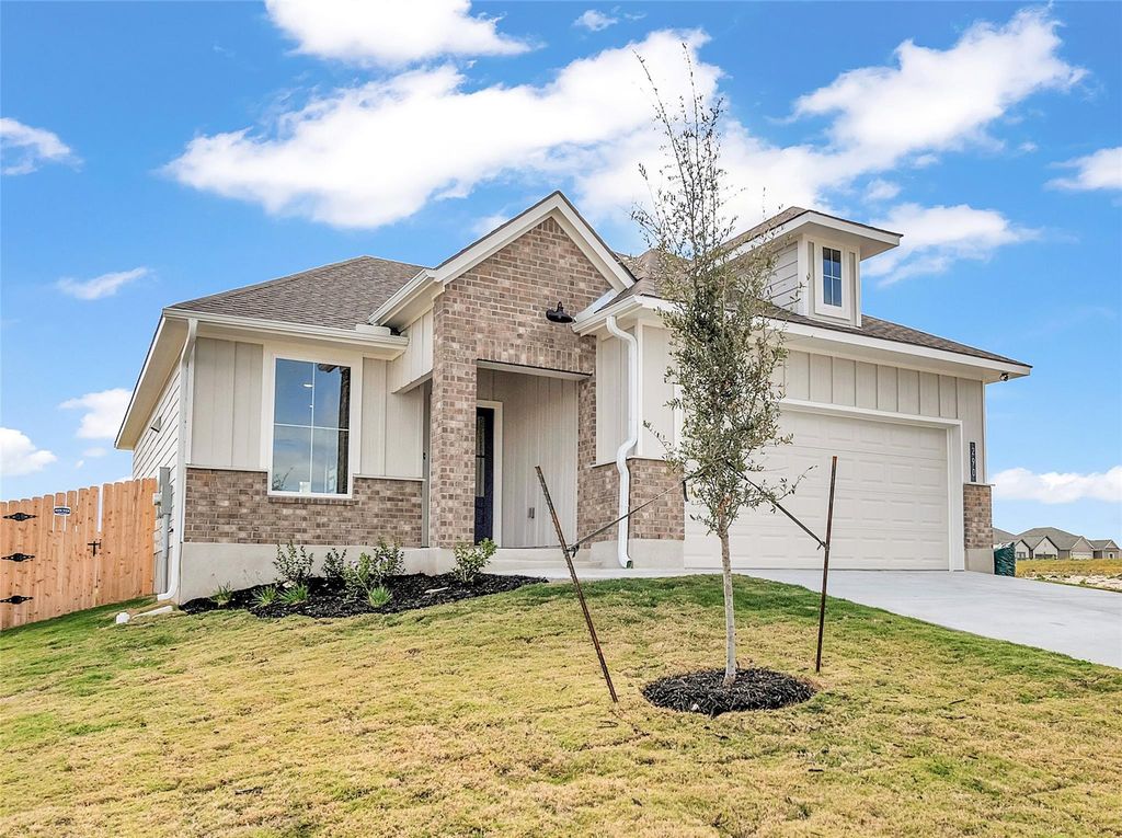 290 Boatright BLVD, Jarrell, TX 76537