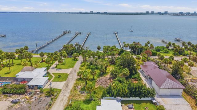 12349 S Indian River Drive, Jensen Beach, FL 34957