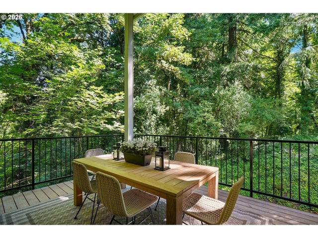 12252 Sw 13TH Ct, Portland, OR 97219