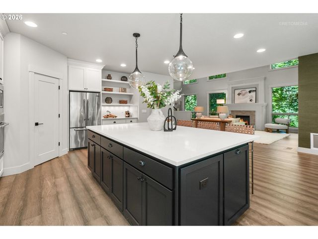 12252 Sw 13TH Ct, Portland, OR 97219