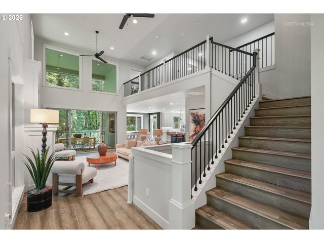 12252 Sw 13TH Ct, Portland, OR 97219