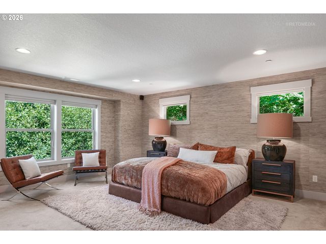 12252 Sw 13TH Ct, Portland, OR 97219