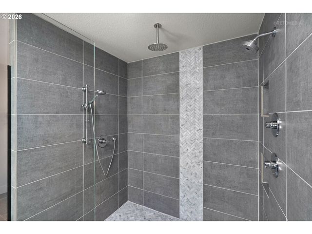 12252 Sw 13TH Ct, Portland, OR 97219