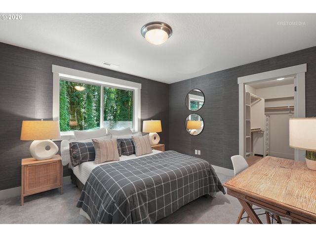 12252 Sw 13TH Ct, Portland, OR 97219