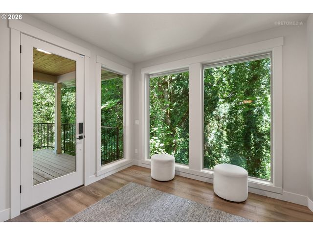 12252 Sw 13TH Ct, Portland, OR 97219