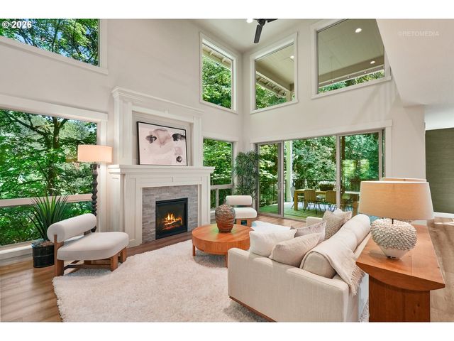 12252 Sw 13TH Ct, Portland, OR 97219